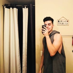 Meet your Posher, Cesar